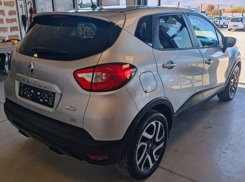 Renault Captur 1.5 dCi, снимка 4 - Автомобили и джипове - 47848430