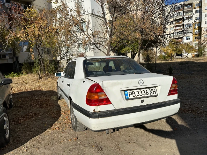 Mercedes-Benz C 200, снимка 4 - Автомобили и джипове - 47911057