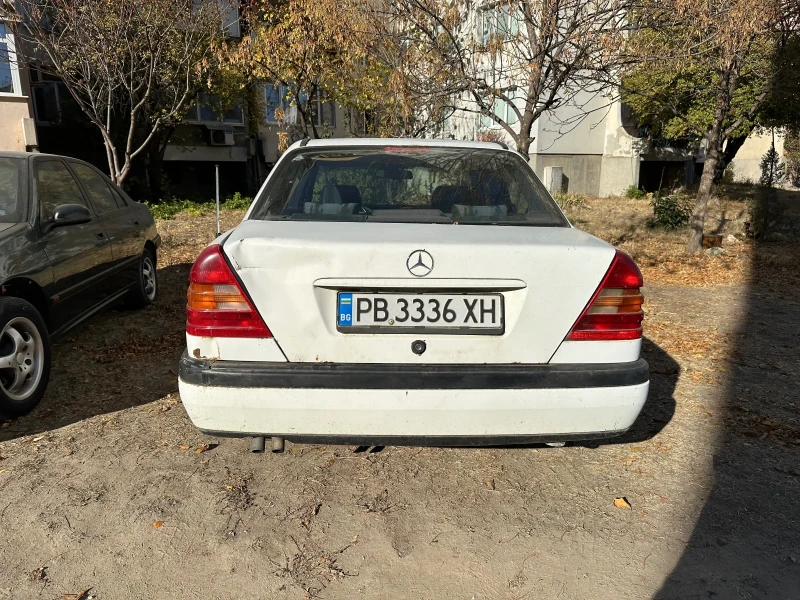 Mercedes-Benz C 200, снимка 3 - Автомобили и джипове - 47911057