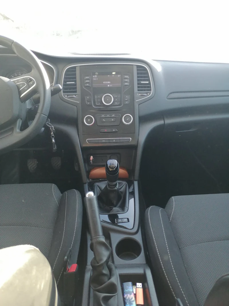 Renault Megane, снимка 11 - Автомобили и джипове - 52677695