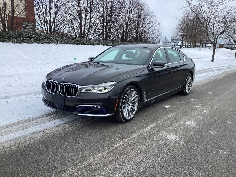 BMW 750 Масаж* дистроник* обдух* Harman* 360 kamera* TV* F, снимка 1 - Автомобили и джипове - 48887045