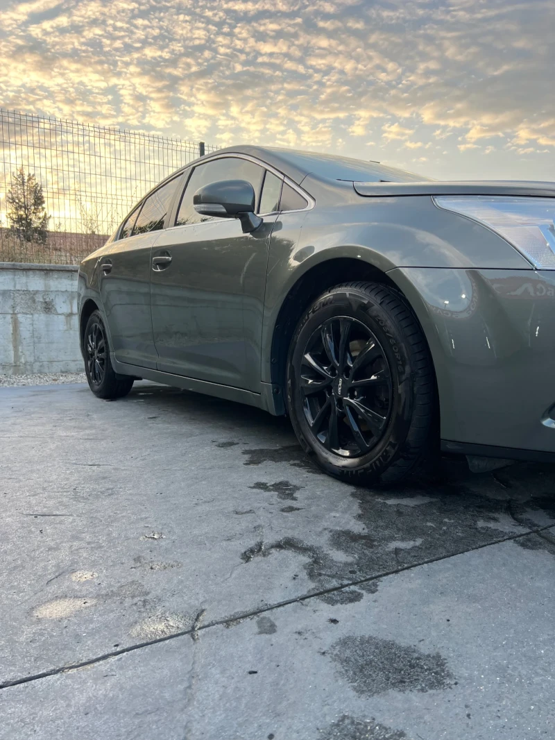 Toyota Avensis 2.0 D4D, снимка 2 - Автомобили и джипове - 51208432