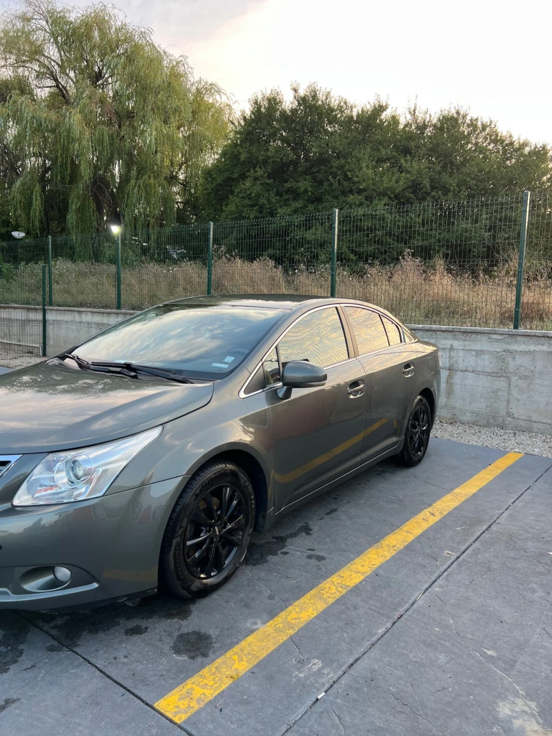 Toyota Avensis 2.0 D4D, снимка 3 - Автомобили и джипове - 51208432