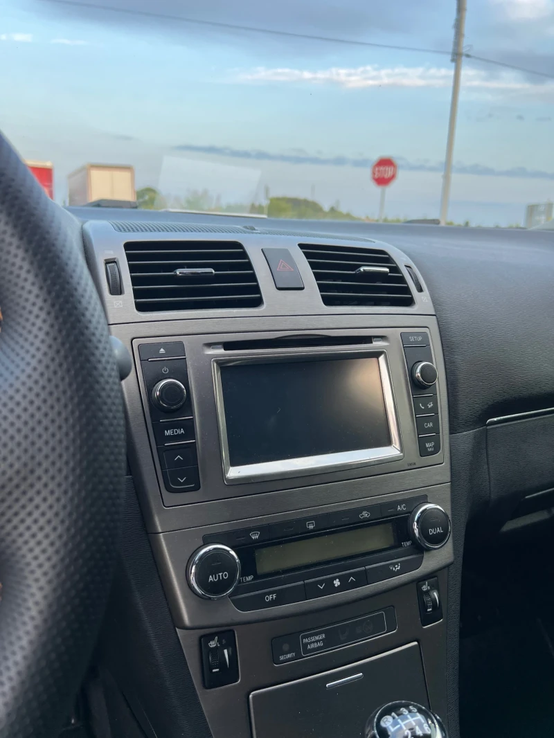 Toyota Avensis 2.0 D4D, снимка 9 - Автомобили и джипове - 51208432