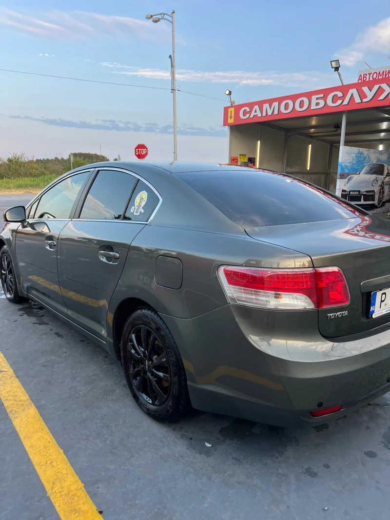 Toyota Avensis 2.0 D4D, снимка 4 - Автомобили и джипове - 51208432