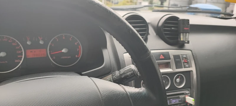 Hyundai Coupe, снимка 8 - Автомобили и джипове - 52881486