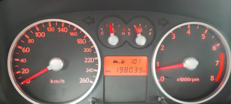 Hyundai Coupe, снимка 9 - Автомобили и джипове - 52881486