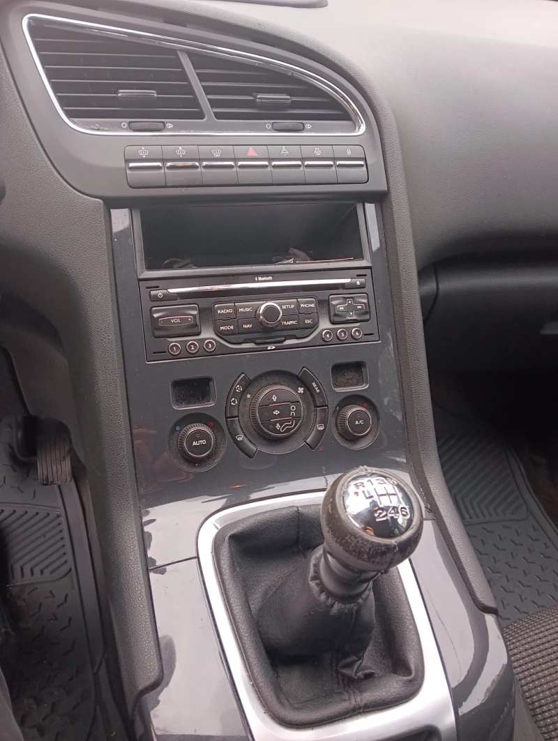 Peugeot 5008, снимка 5 - Автомобили и джипове - 53091624