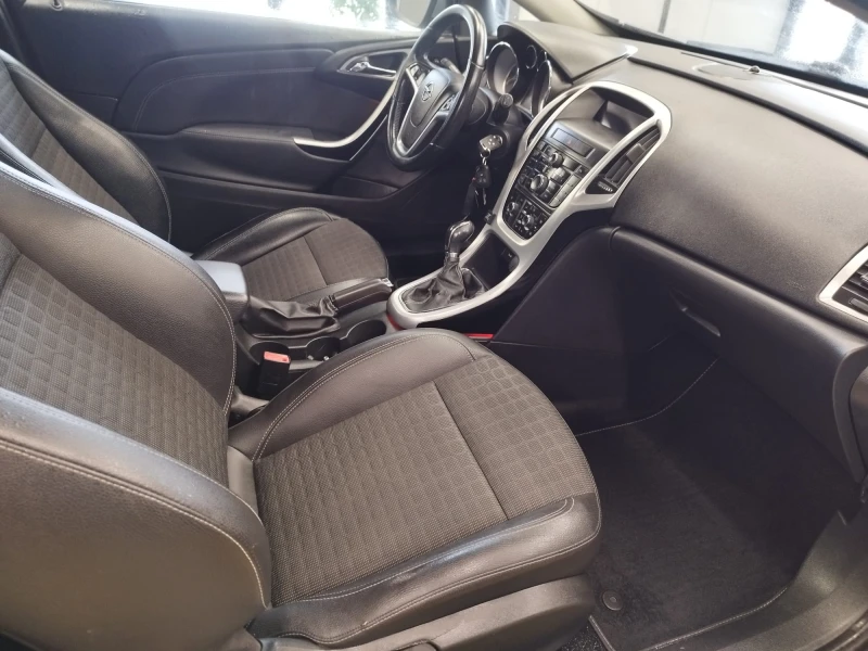 Opel Astra 1.4i GTC TURBO GPL, снимка 9 - Автомобили и джипове - 53432553