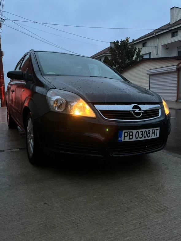 Opel Zafira, снимка 17 - Автомобили и джипове - 48643638