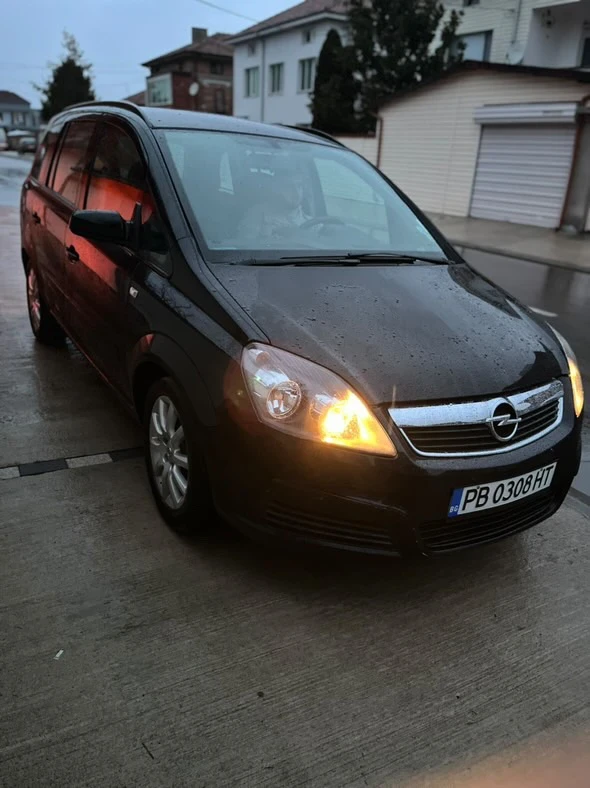 Opel Zafira, снимка 1 - Автомобили и джипове - 48643638