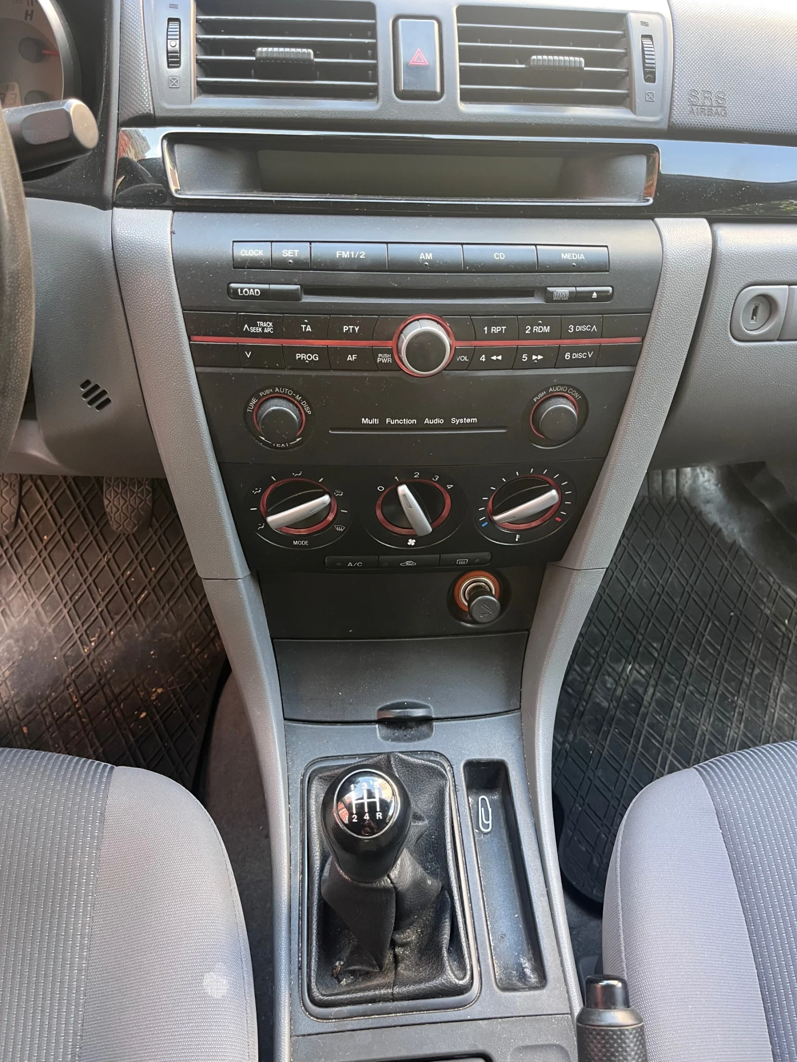 Mazda 3 Бензин+ Газ/Клима/НовиГуми/Всичко Платено - изображение 10