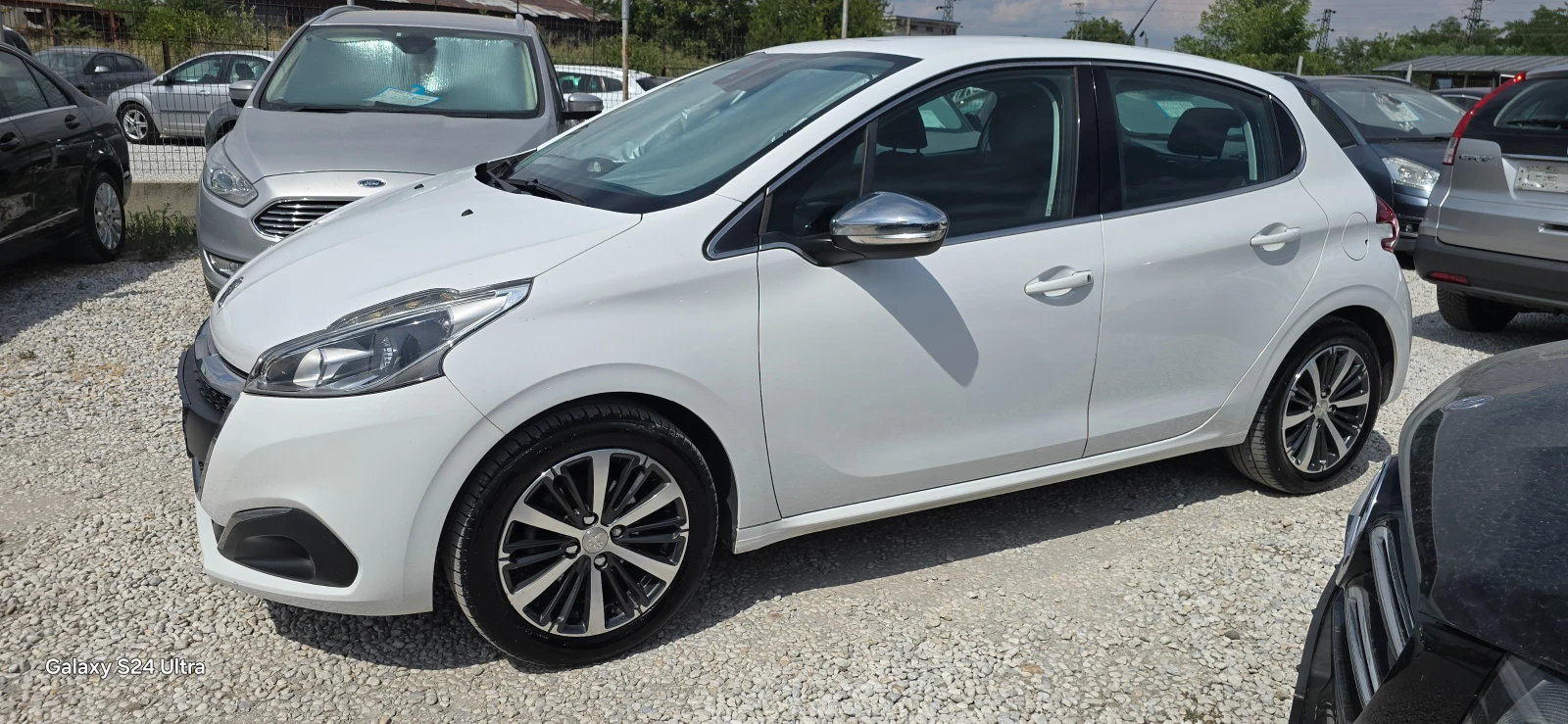 Peugeot 208 1.2 BENZIN NAVI CAMERA CAR PLAY 130000км 100% - изображение 5