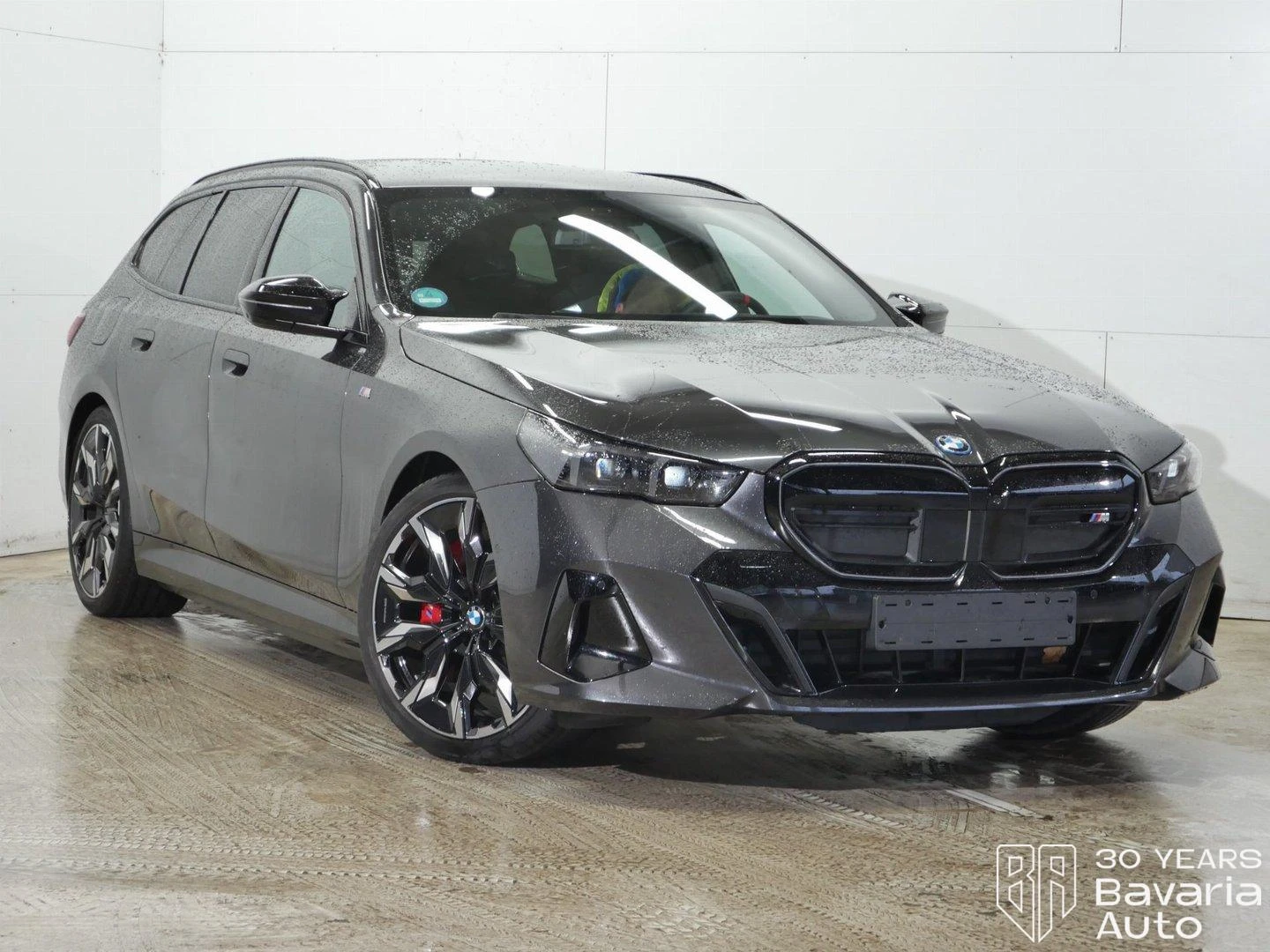 BMW i5 M60 xDrive Touring - изображение 4