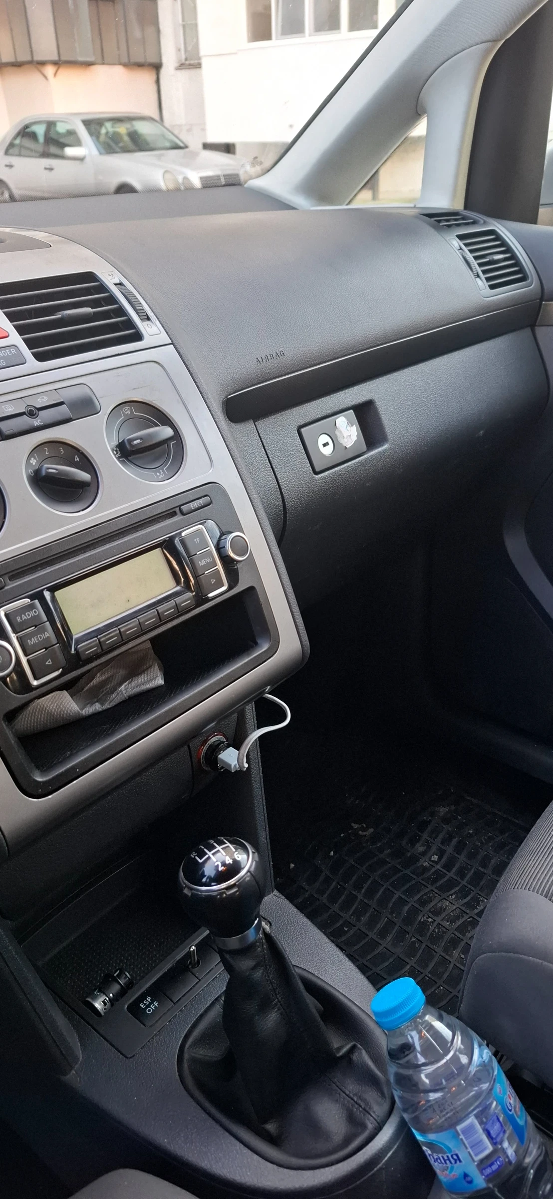 VW Touran, снимка 6 - Автомобили и джипове - 54080845