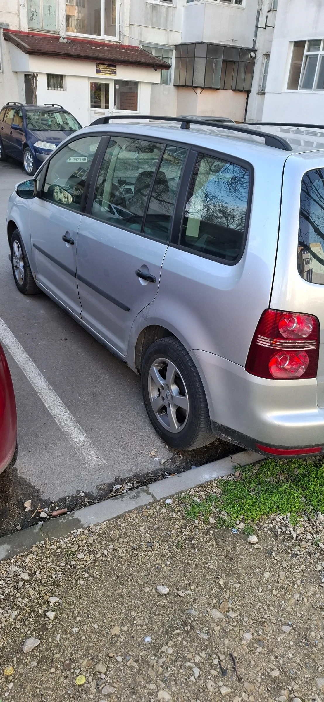 VW Touran, снимка 10 - Автомобили и джипове - 54080845