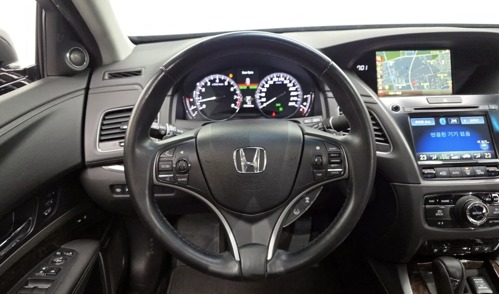 Honda Legend 3.6 V6/ОБДУХВАНЕ/ЩОРА/360 КАМЕРИ, снимка 12 - Автомобили и джипове - 54137340