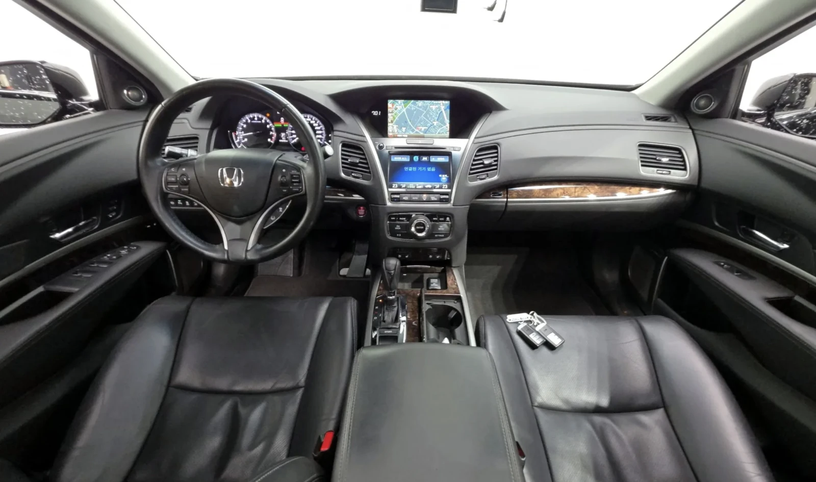 Honda Legend 3.6 V6/ОБДУХВАНЕ/ЩОРА/360 КАМЕРИ, снимка 6 - Автомобили и джипове - 54137340