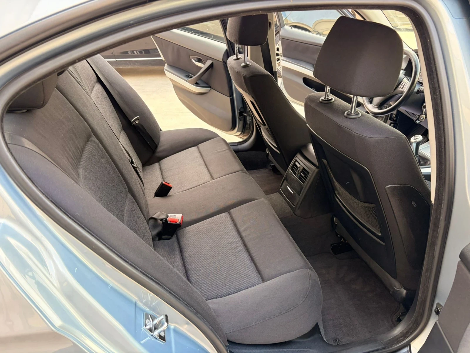 BMW 320 2.0D , снимка 14 - Автомобили и джипове - 54360557