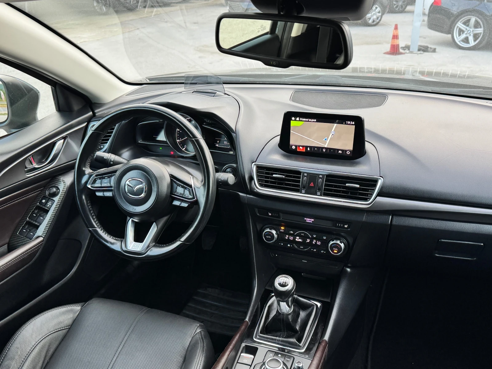 Mazda 3 1.5 SKY ACTIV ИТАЛИЯ 112000км, снимка 9 - Автомобили и джипове - 54773037