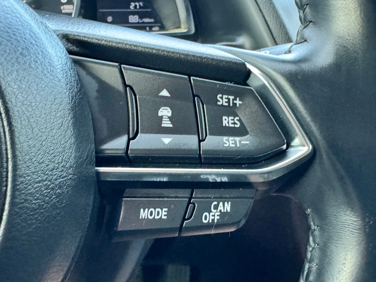 Mazda 3 1.5 SKY ACTIV ИТАЛИЯ 112000км, снимка 14 - Автомобили и джипове - 54773037