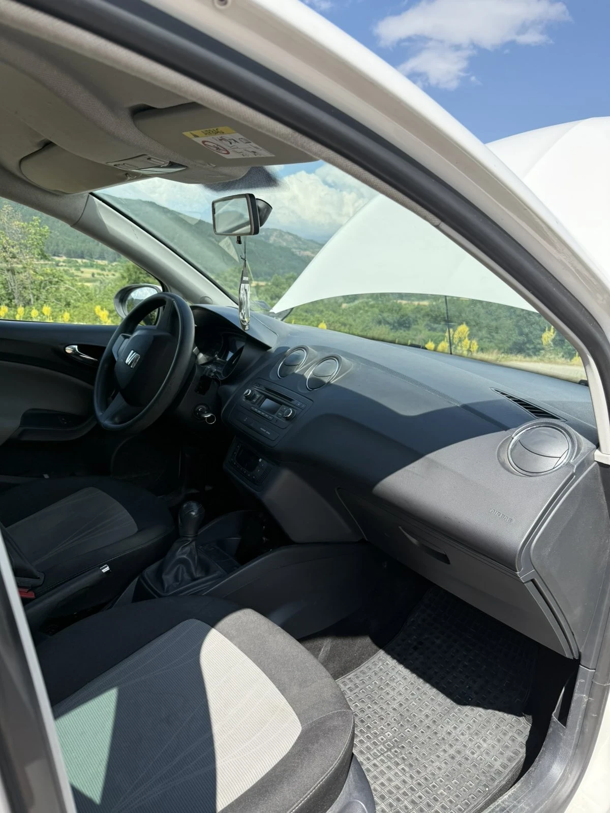 Seat Ibiza, снимка 11 - Автомобили и джипове - 55000274