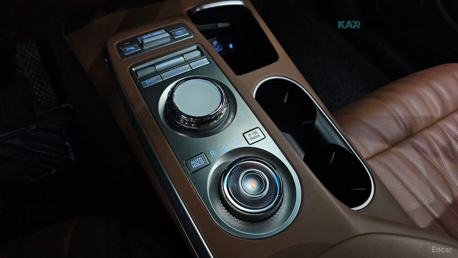 Genesis GV70 2.5T* КОЖА* ПОДГРЕВ* ОБДУХВАНЕ* 360* HEAD-UP* , снимка 8 - Автомобили и джипове - 55301458