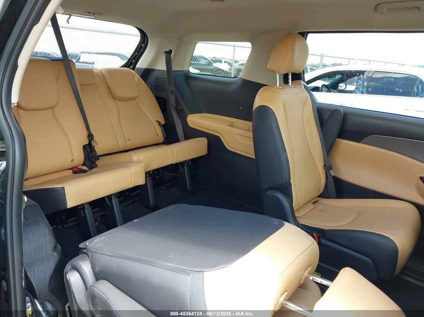 Kia Carnival 3.5l Mpv Lx Seat Package, снимка 8 - Автомобили и джипове - 55573596