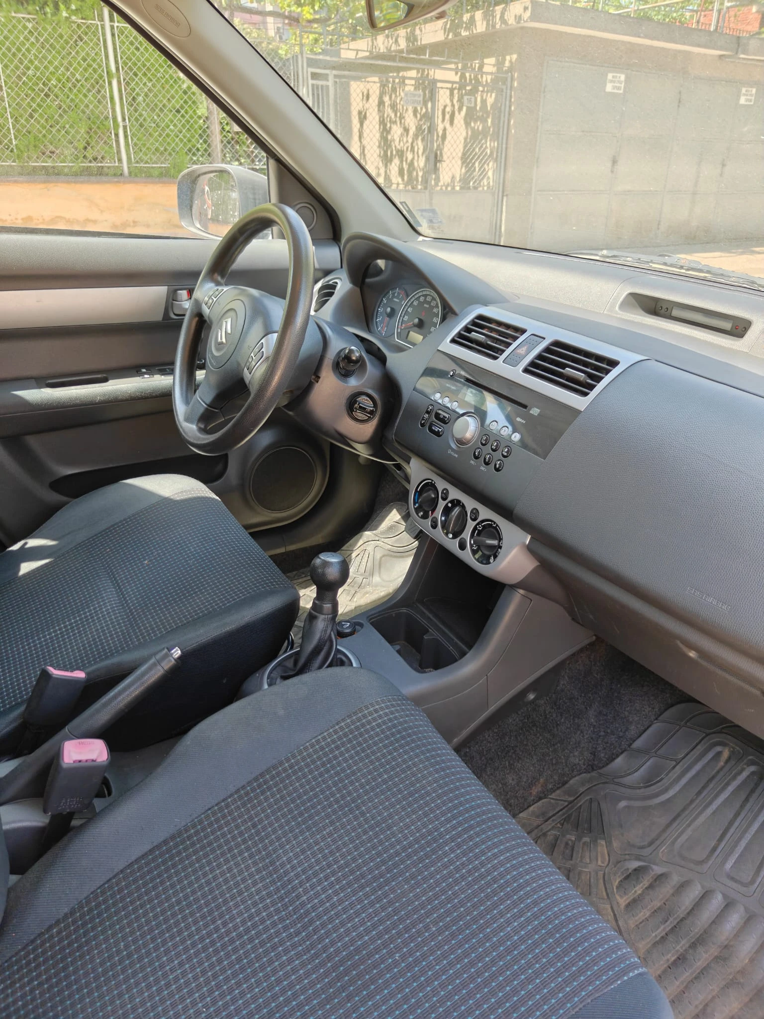 Suzuki Swift, снимка 5 - Автомобили и джипове - 55642338