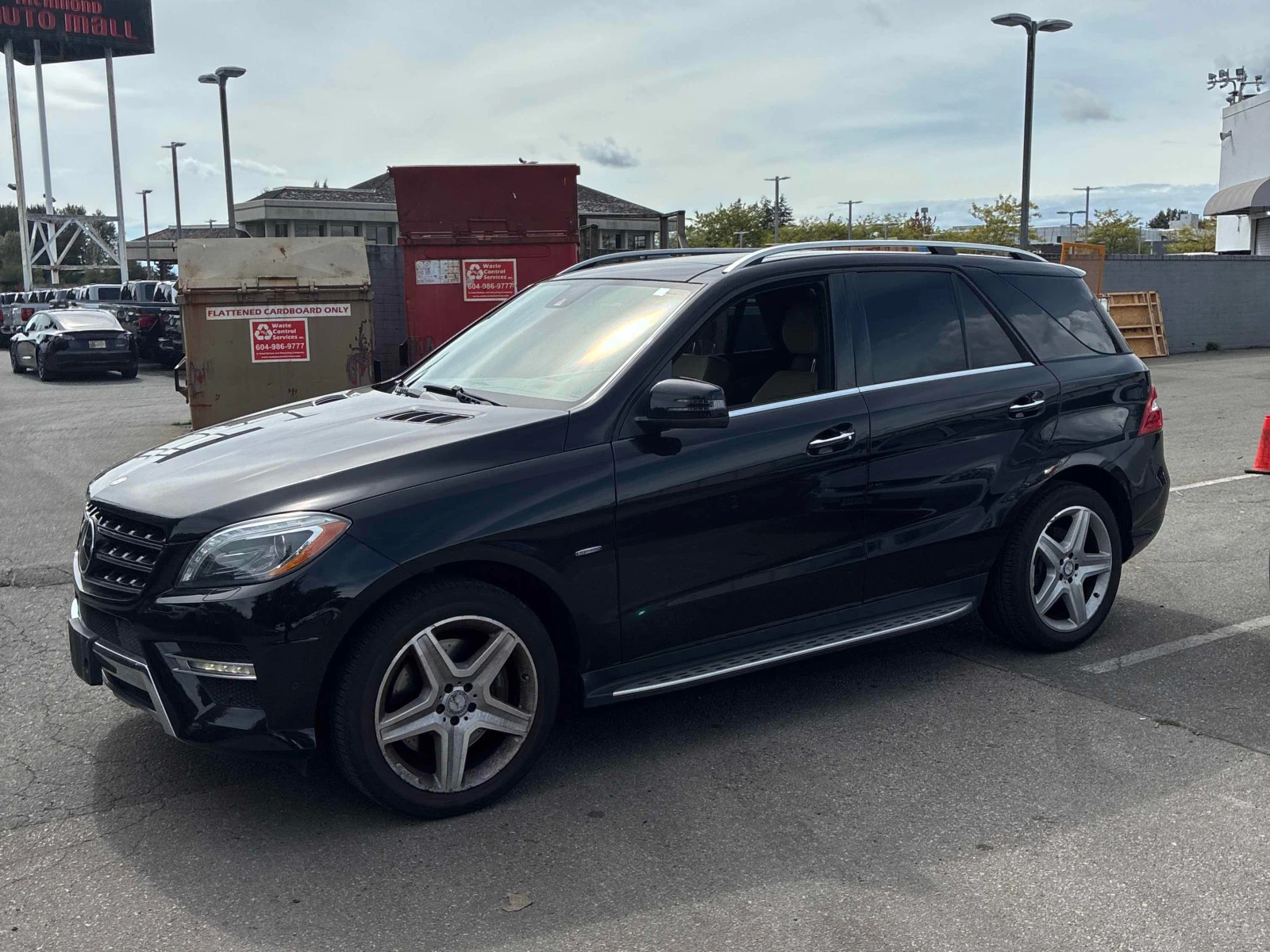 Mercedes-Benz ML 550  / Harman Kardon / DISTRONIC / CARFAX , снимка 2 - Автомобили и джипове - 55884342