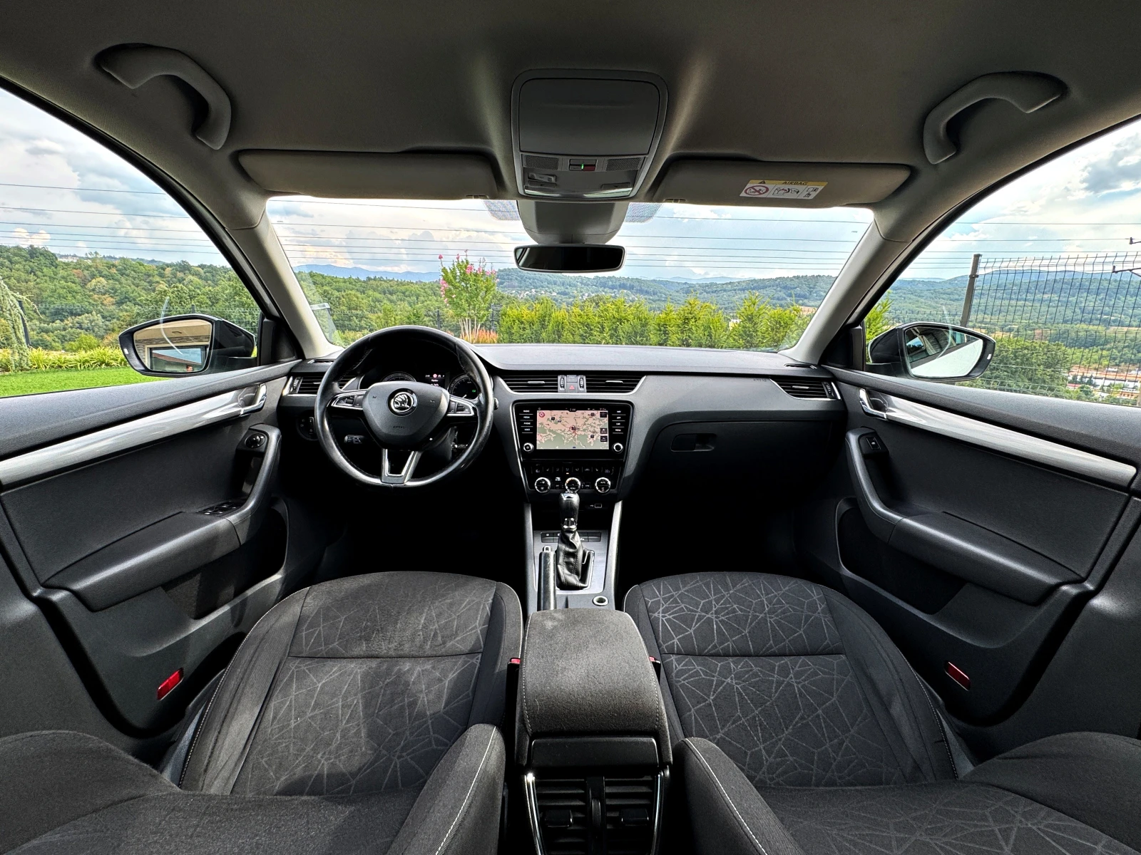 Skoda Octavia 2.0 TDI 150PS/DSG/FULL LED/DISTRONIC/ПОДГРЕВ, снимка 12 - Автомобили и джипове - 56245719