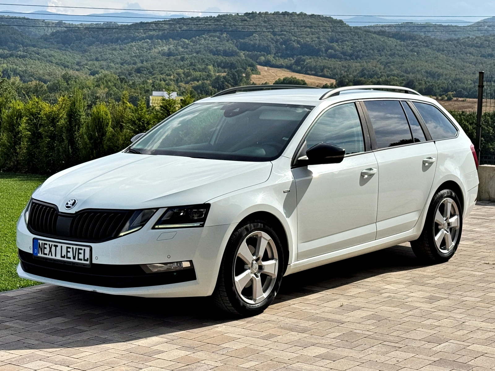 Skoda Octavia 2.0 TDI 150PS/DSG/FULL LED/DISTRONIC/ПОДГРЕВ