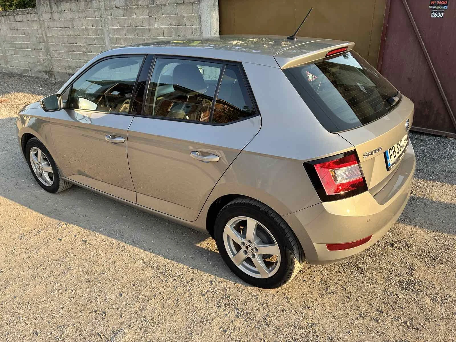 Skoda Fabia, снимка 4 - Автомобили и джипове - 56298952