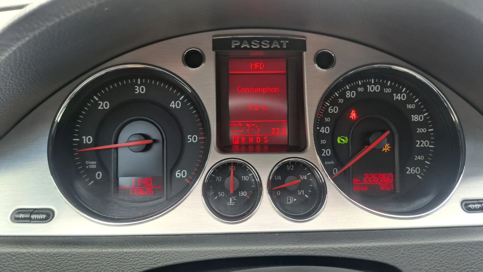 VW Passat, снимка 6 - Автомобили и джипове - 56493958