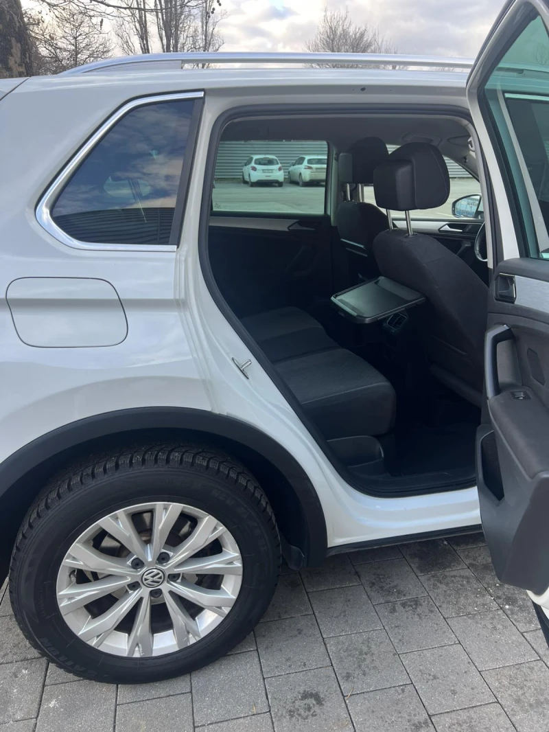 VW Tiguan, снимка 3 - Автомобили и джипове - 49210862