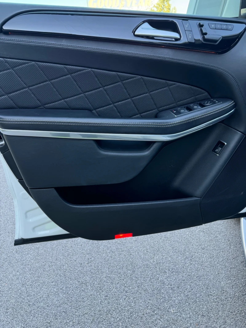 Mercedes-Benz GL 550, снимка 16 - Автомобили и джипове - 52853031