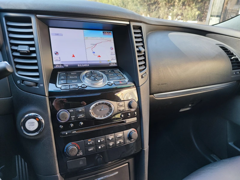Infiniti Fx 30 s Premium, снимка 4 - Автомобили и джипове - 52077619