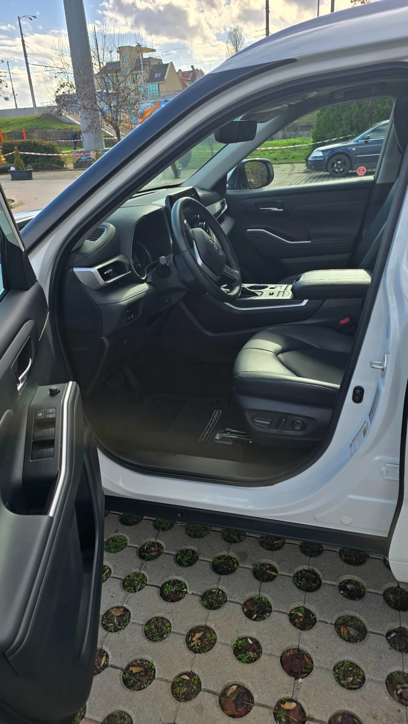 Toyota Highlander XLE AWD V6, снимка 8 - Автомобили и джипове - 52706065
