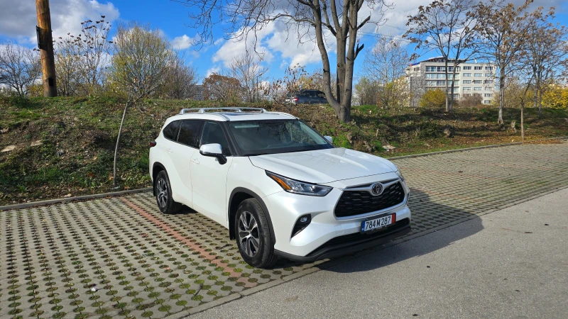 Toyota Highlander XLE AWD V6, снимка 2 - Автомобили и джипове - 52706065