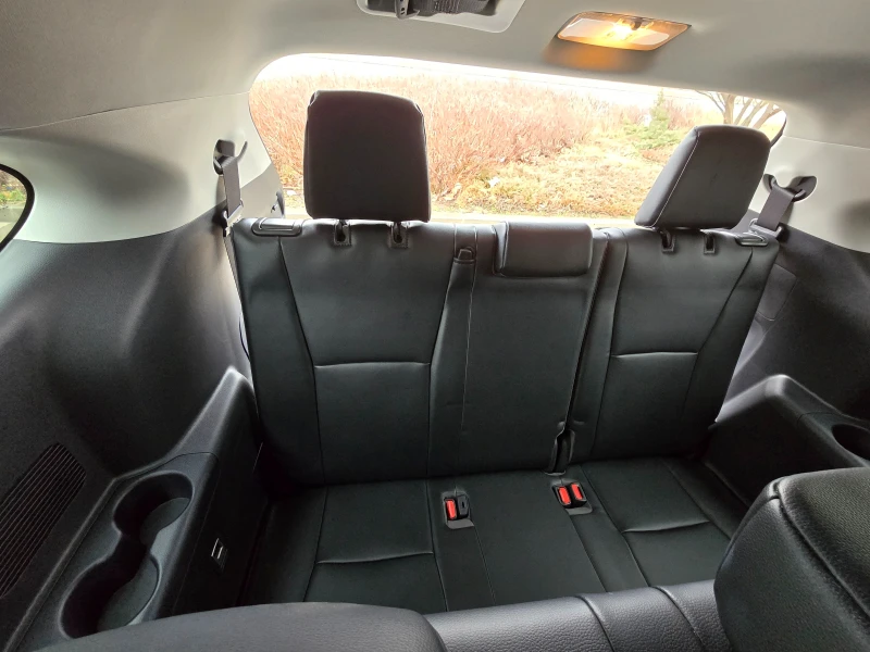 Toyota Highlander XLE AWD V6, снимка 9 - Автомобили и джипове - 52706065