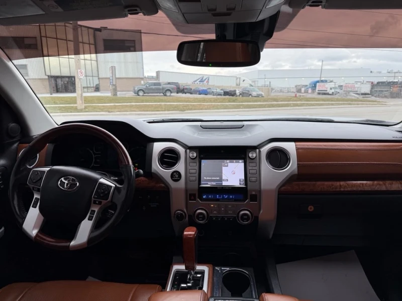 Toyota Tundra * 4x4 Crewmax Platinum 5.7L * CARFAX * БЕЗ ПЪРВОНА, снимка 14 - Автомобили и джипове - 53036630