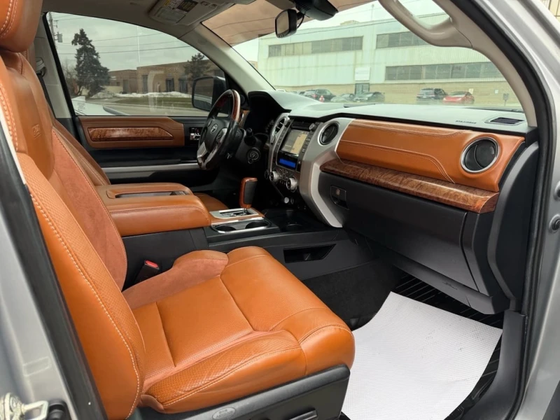 Toyota Tundra * 4x4 Crewmax Platinum 5.7L * CARFAX * БЕЗ ПЪРВОНА, снимка 11 - Автомобили и джипове - 53036630