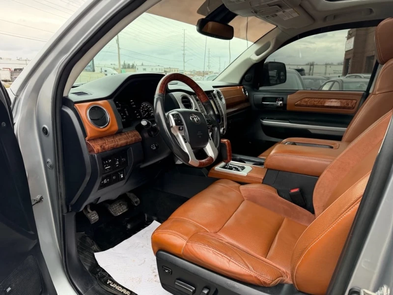 Toyota Tundra * 4x4 Crewmax Platinum 5.7L * CARFAX * БЕЗ ПЪРВОНА, снимка 10 - Автомобили и джипове - 53036630