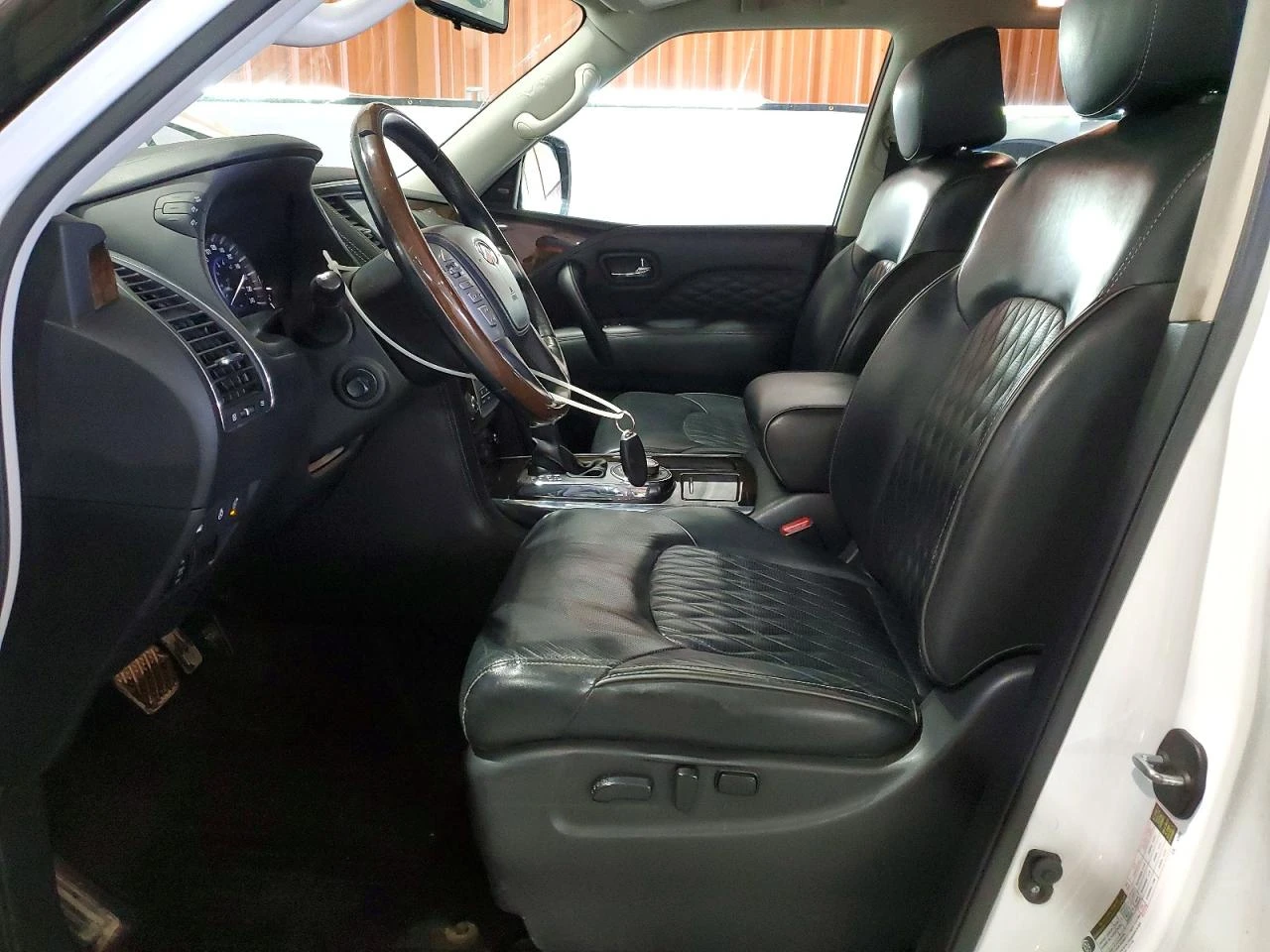 Infiniti QX80 LUXE AWD, снимка 7 - Автомобили и джипове - 54569729