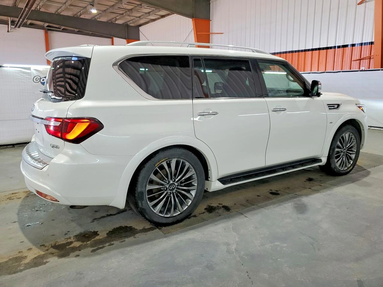 Infiniti QX80 LUXE AWD, снимка 3 - Автомобили и джипове - 54569729
