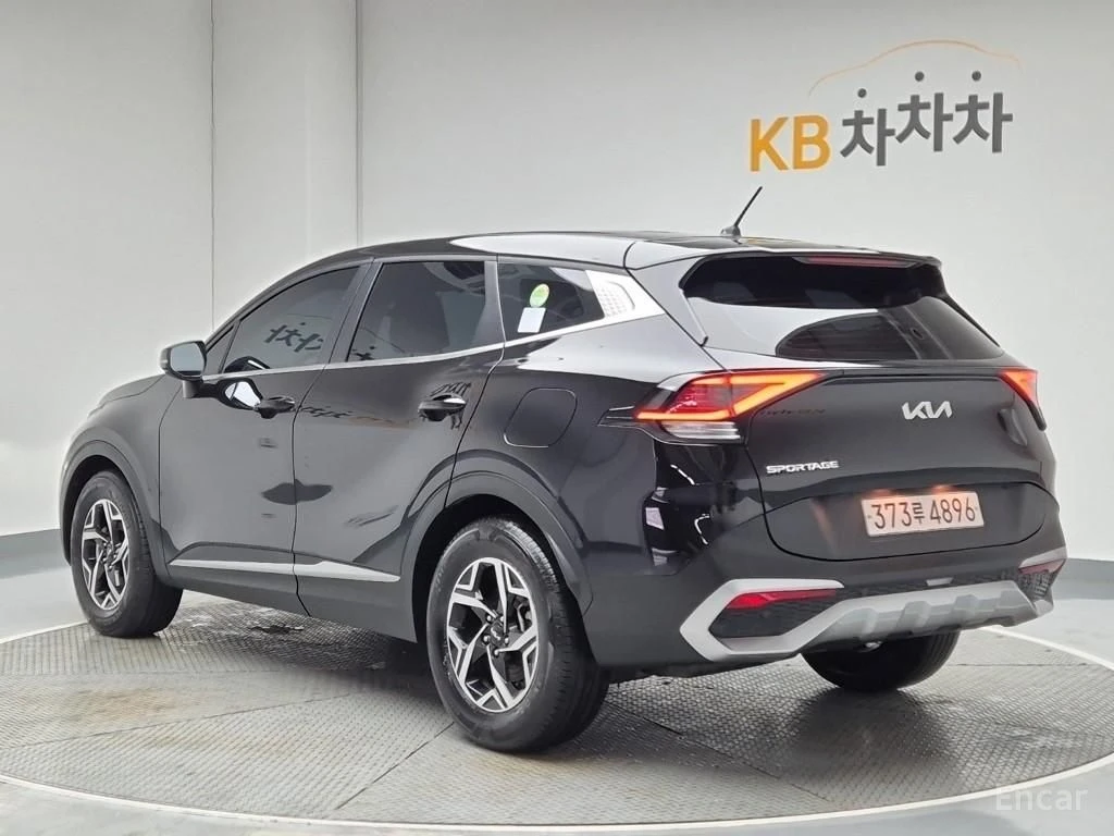 Kia Sportage 2.0 DIESEL* TRENDY* КОЖА* ПОДГРЕВ* НАВИ* DIGITAL, снимка 2 - Автомобили и джипове - 54692246
