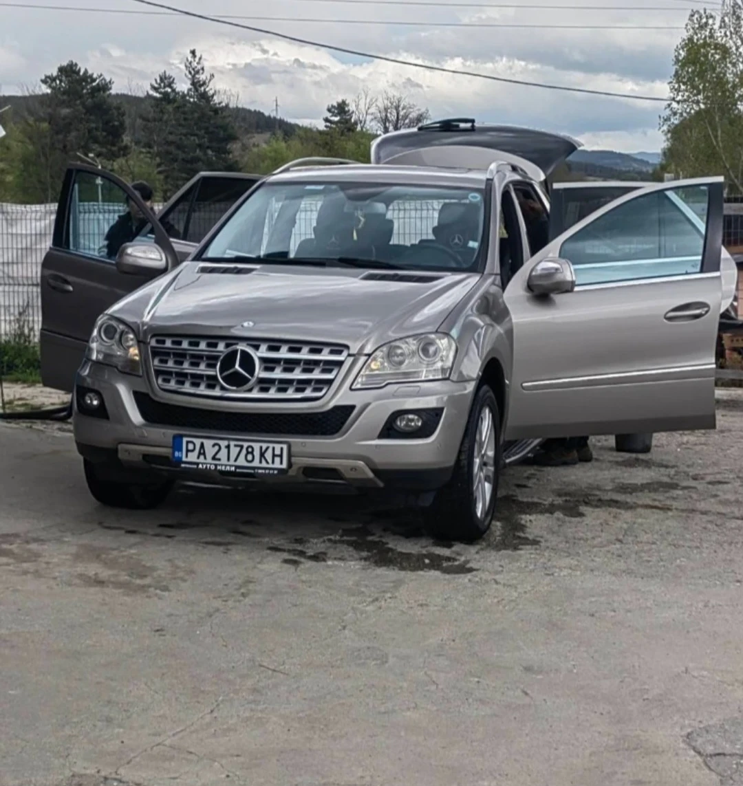 Mercedes-Benz ML 320, снимка 4 - Автомобили и джипове - 55149089