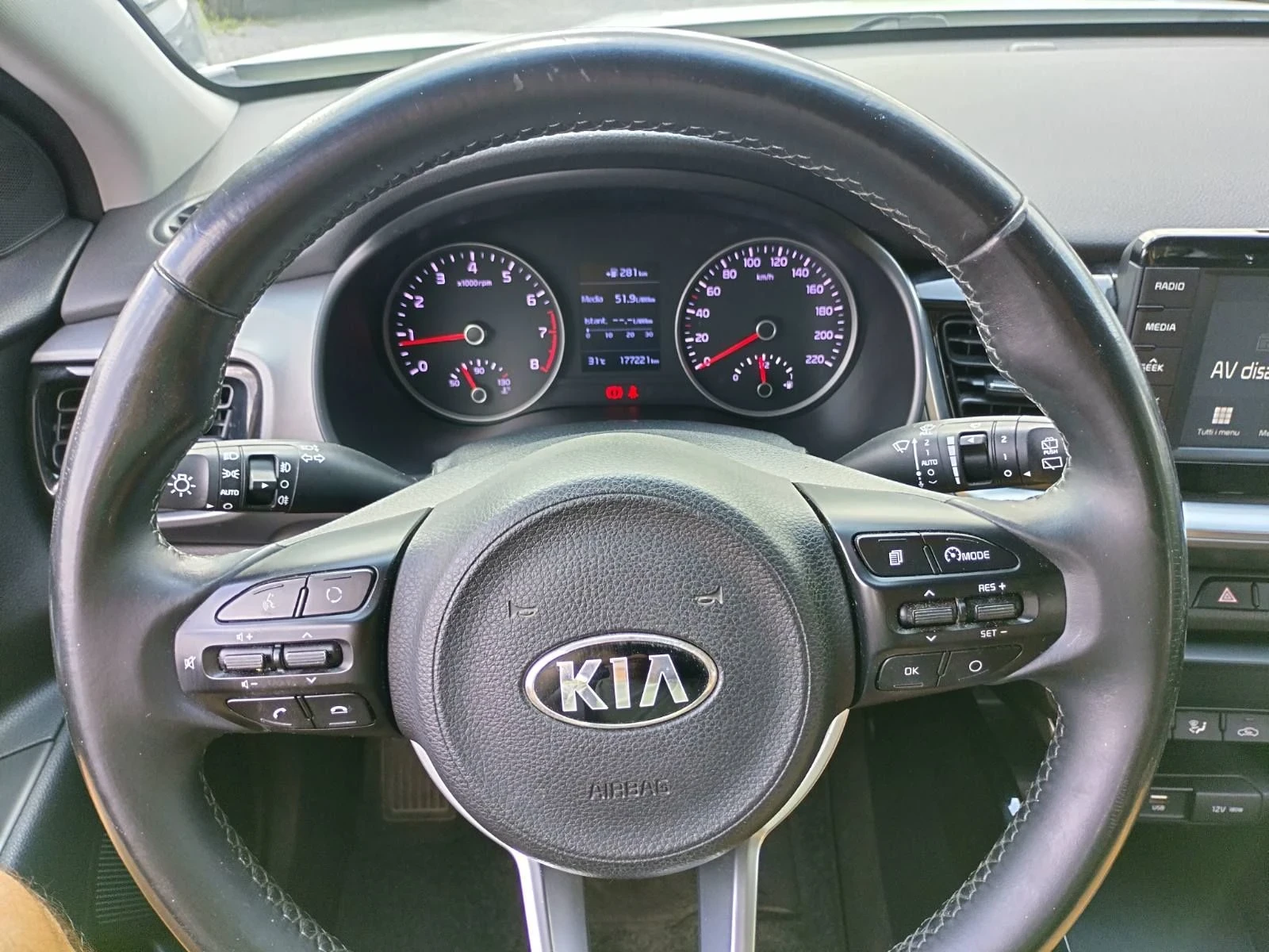 Kia Stonic 1.4i, Gpl, Euro 6D, снимка 10 - Автомобили и джипове - 55665747