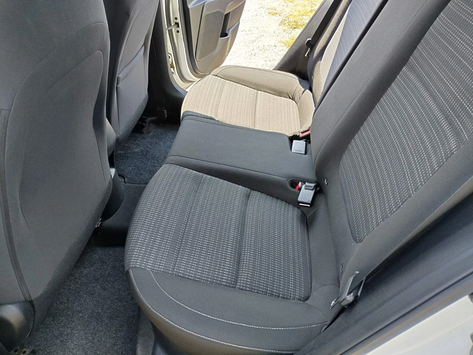 Kia Stonic 1.4i, Gpl, Euro 6D, снимка 12 - Автомобили и джипове - 55665747