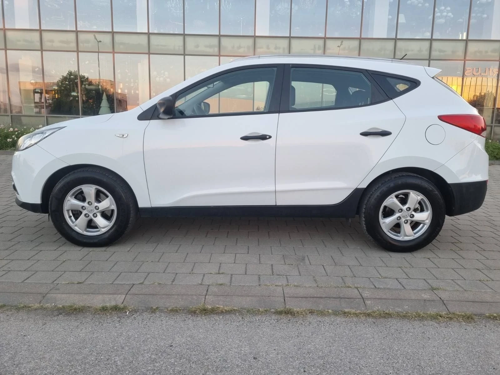 Hyundai IX35 2.0CRDI Панорама, снимка 6 - Автомобили и джипове - 55732061
